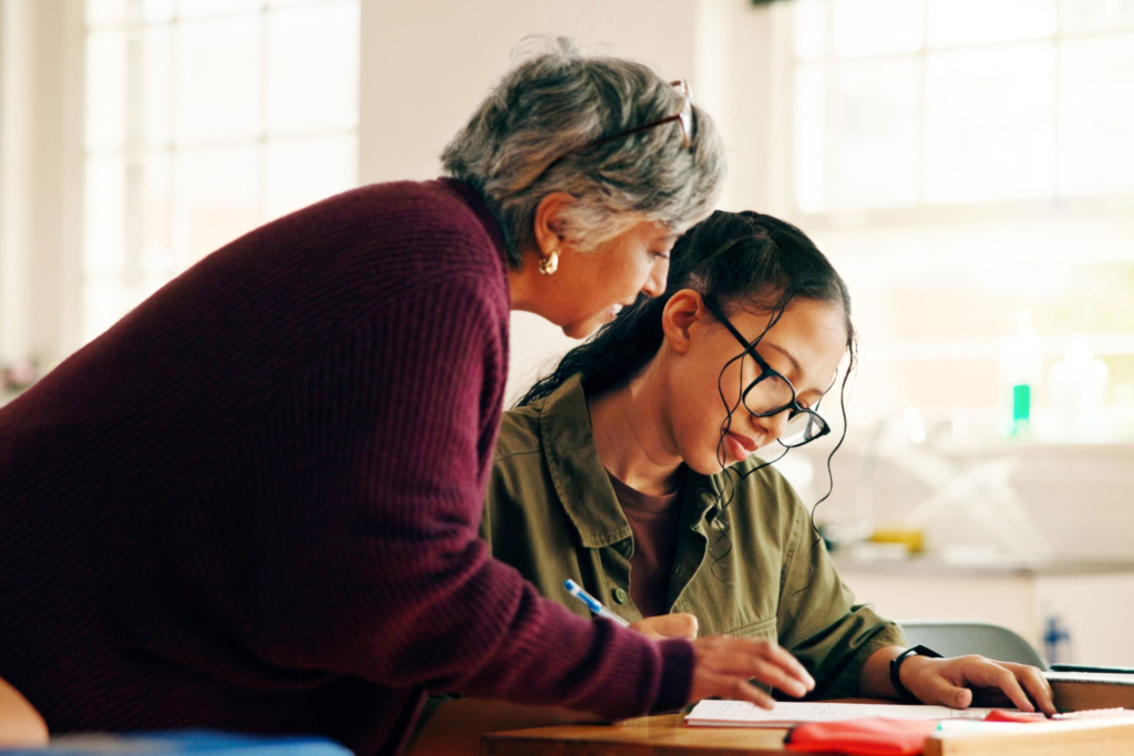 Navigating Homework Challenges: A Tutor’s Guide for Parents